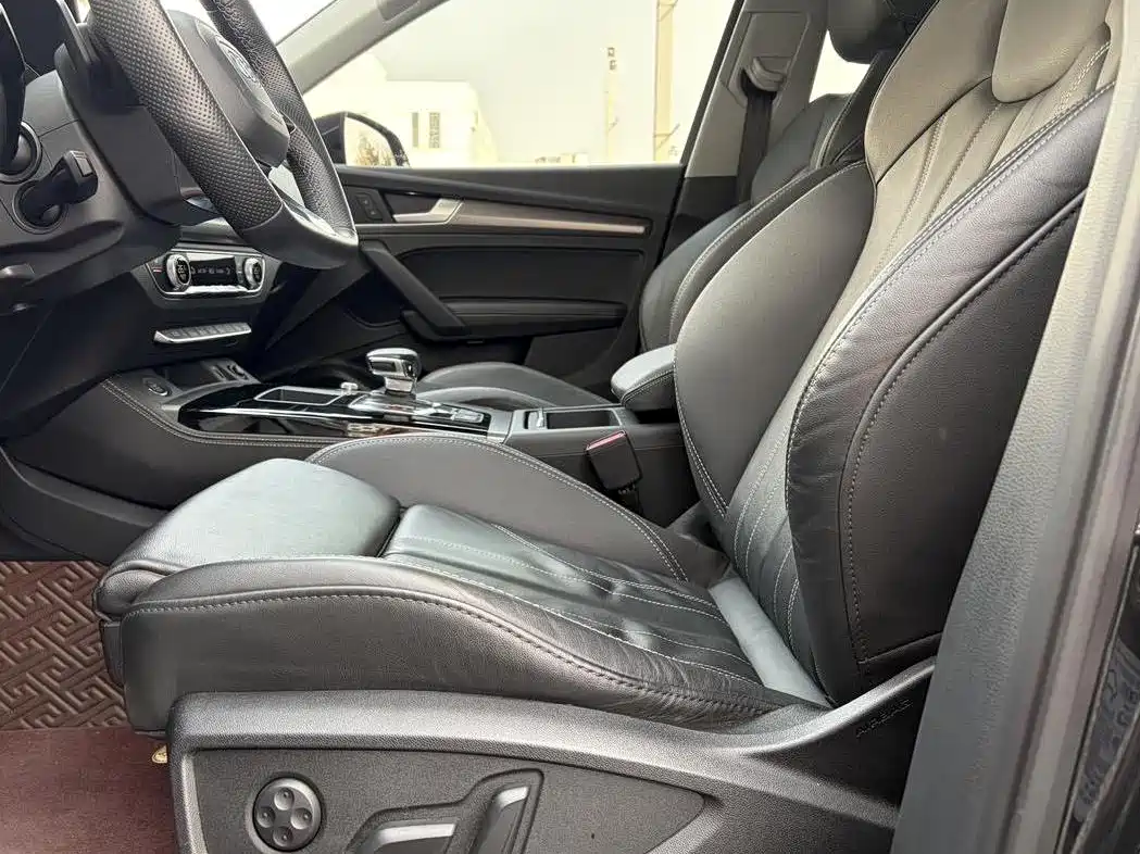 Audi Q5L 2022 45T Luxury Dynamic фото 8