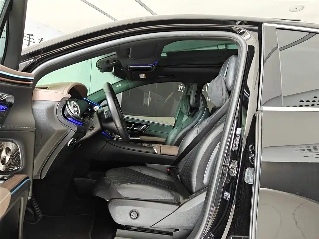 MERCEDES-BENZ EQS SUV