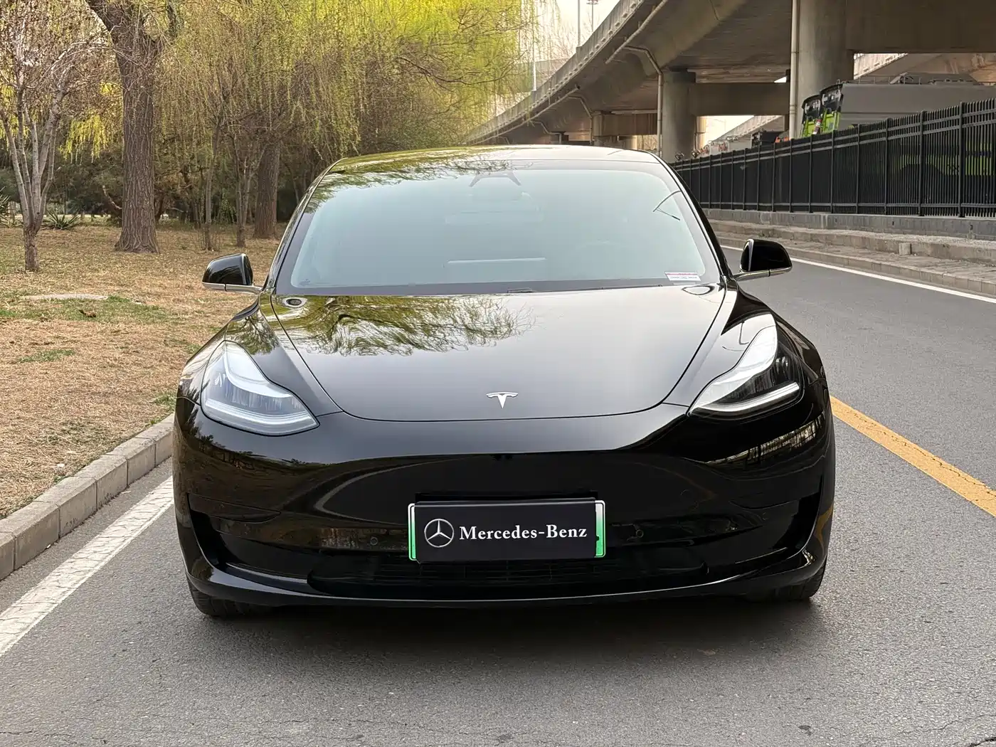 TESLA MODEL 3
