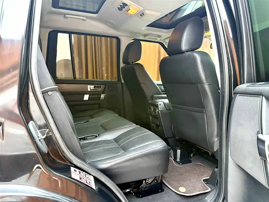 Land Rover Discovery 2015 3.0 SDV6 HSE Diesel фото 8