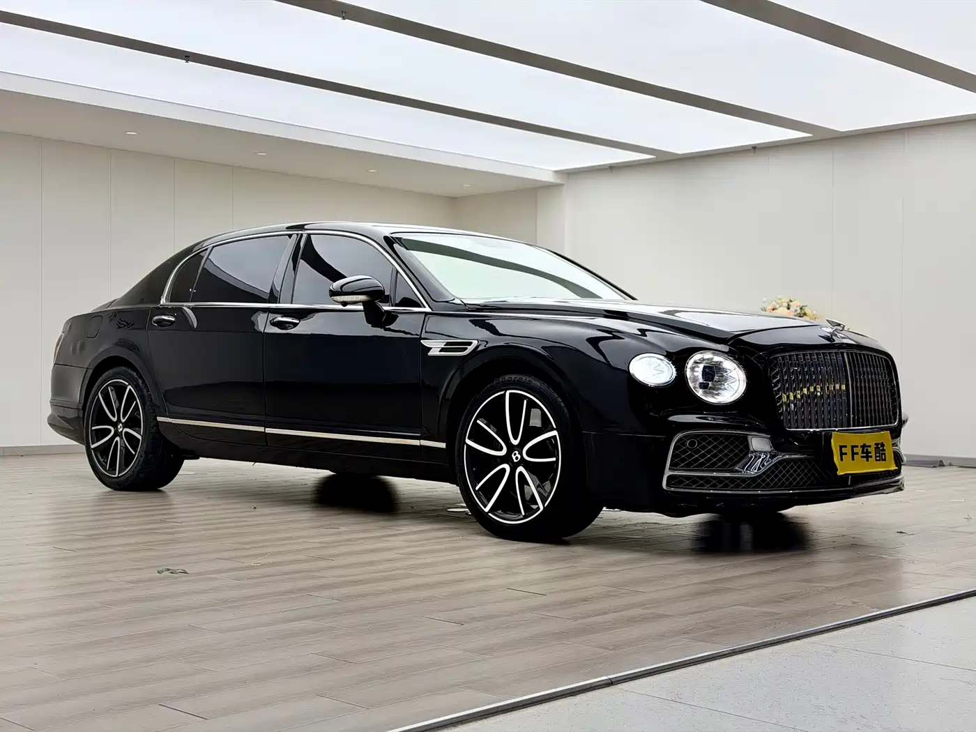 Bentley Flying Spur 2005 6.0T Standard Model фото 3