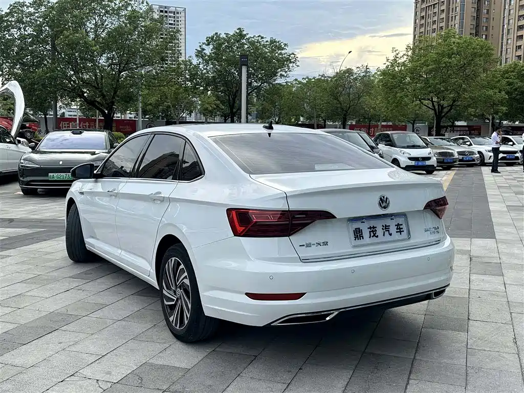 Volkswagen Sagitar 2021 280TSI DSG Luxury Smart Connect фото 6