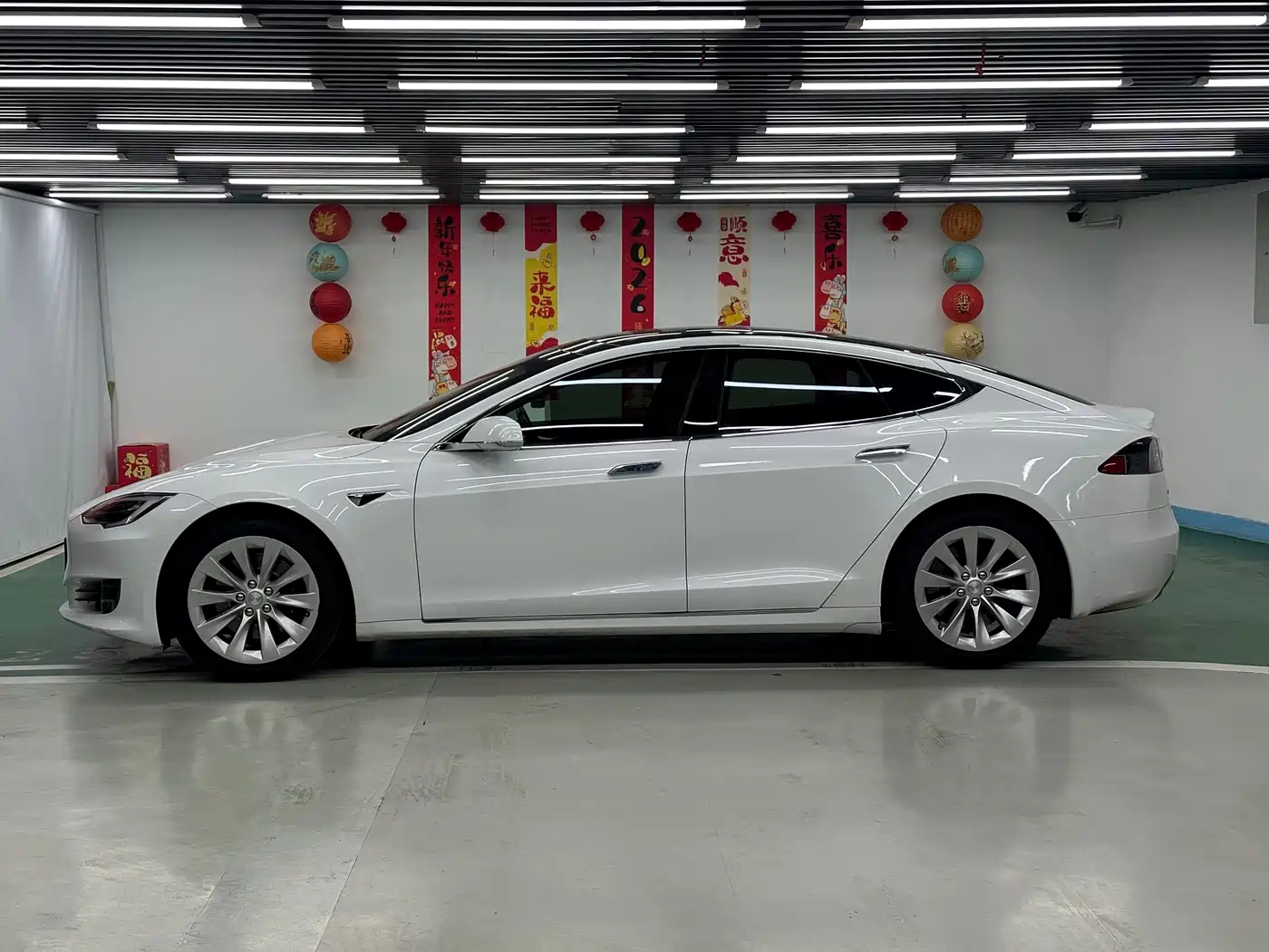 TESLA MODEL S