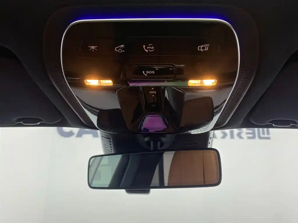 Mercedes-Benz GLC 2023 GLC 300 L 4MATIC Sport 5-Seater фото 30