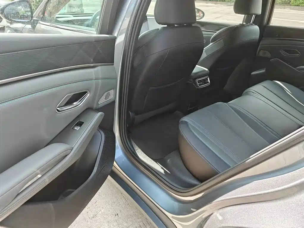 BYD Qin L 2025 DM-i Smart Drive Edition 120KM Surpassing фото 17