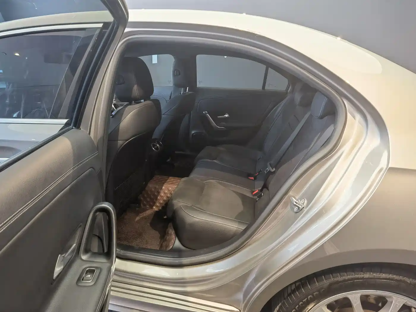 Mercedes-Benz A-Class 2020 Facelift A 200 L Sport Sedan Fashion фото 10