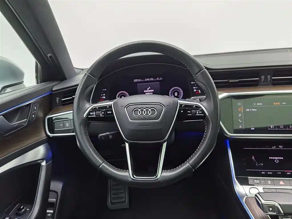 Audi A6L New Energy 2020 55 TFSI e quattro фото 11