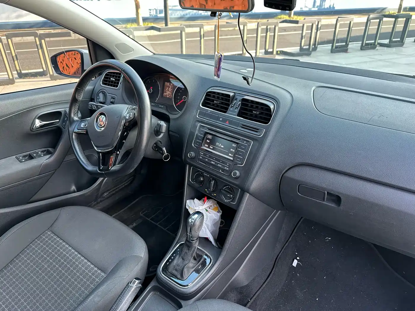 Volkswagen Polo 2016 1.6L Automatic Comfort фото 10