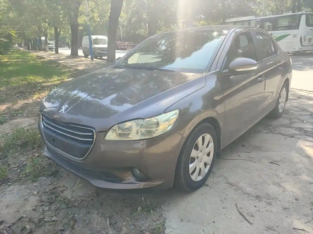 Photo 2 - Peugeot 301