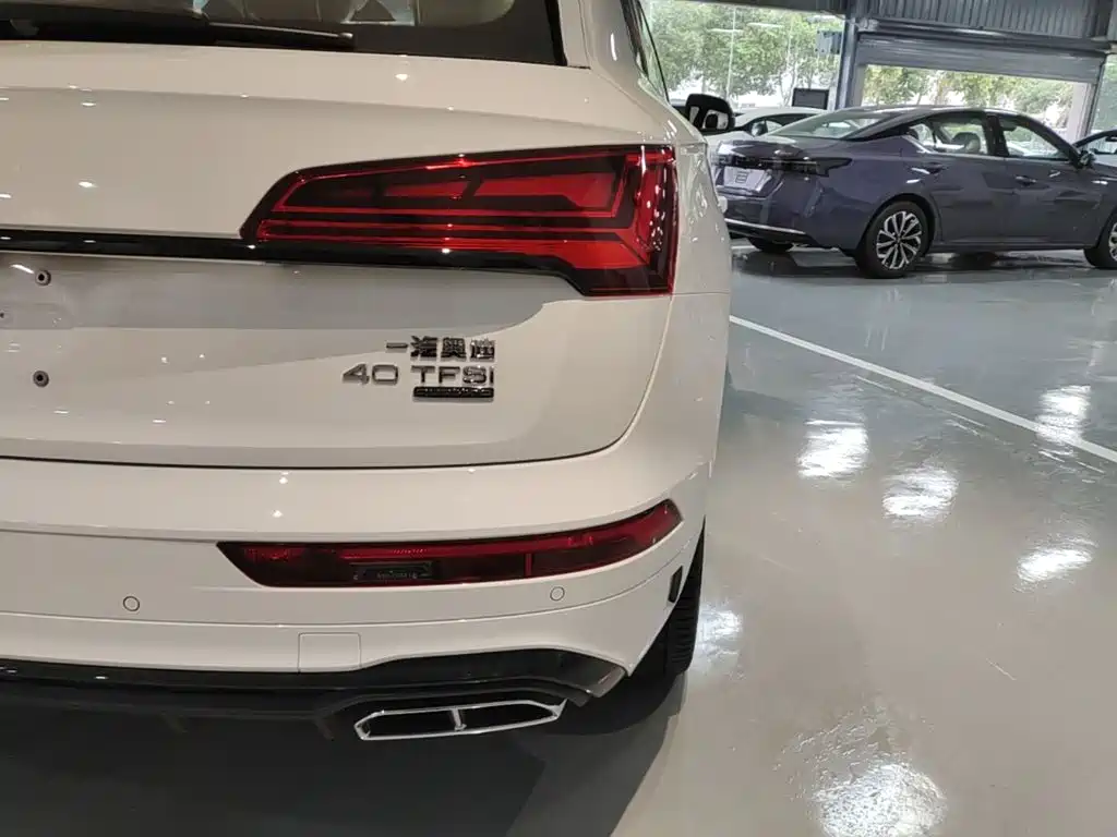 Фото 8 - Audi Q5L