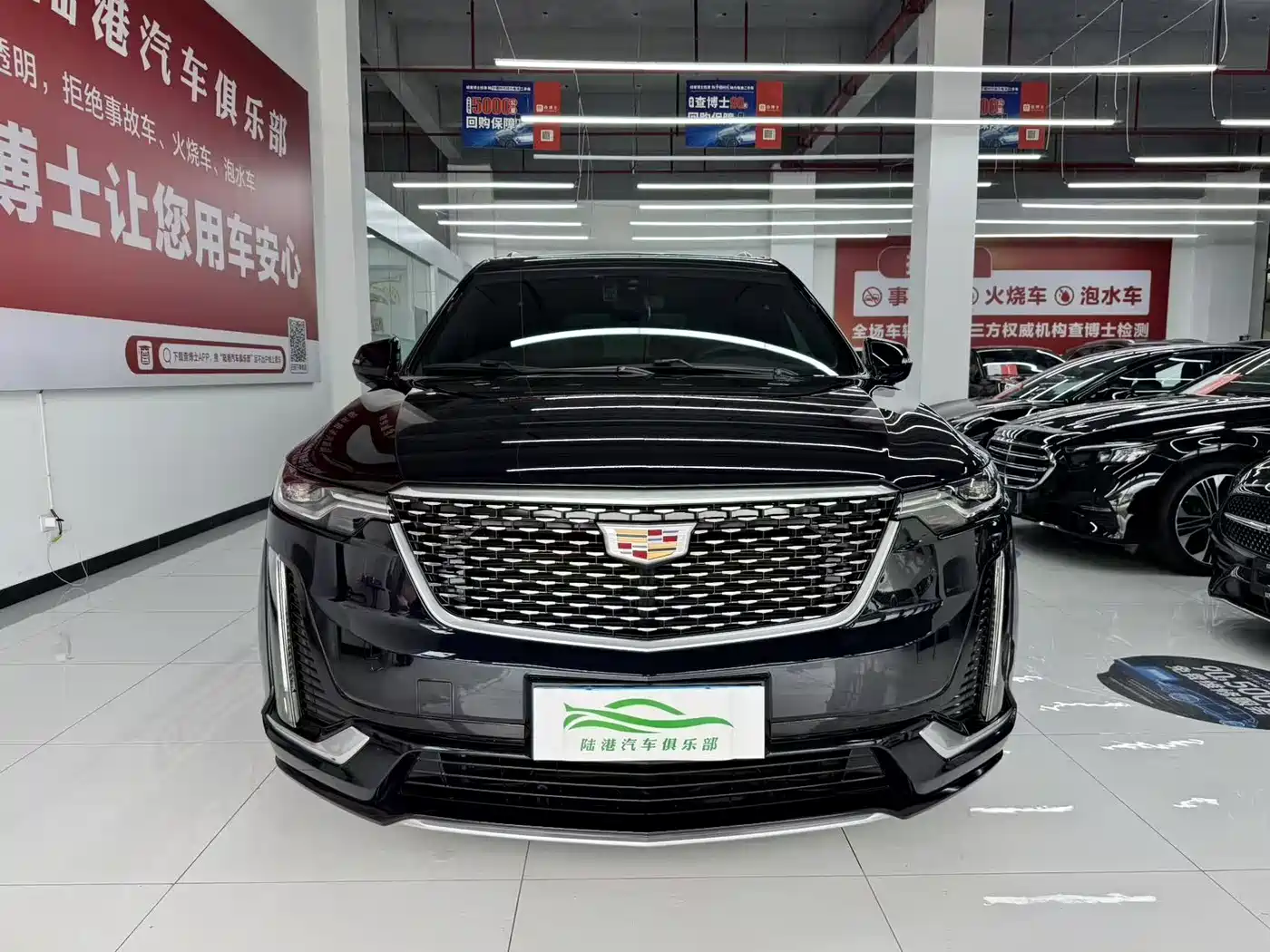 CADILLAC XT6