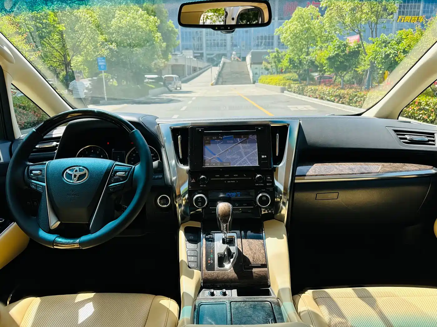 Toyota Alphard 2018 Facelift 3.5L Premium Edition фото 5