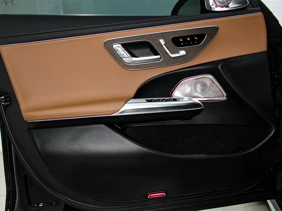 Mercedes-Benz E-Class 2025 E 300 L Luxury фото 17