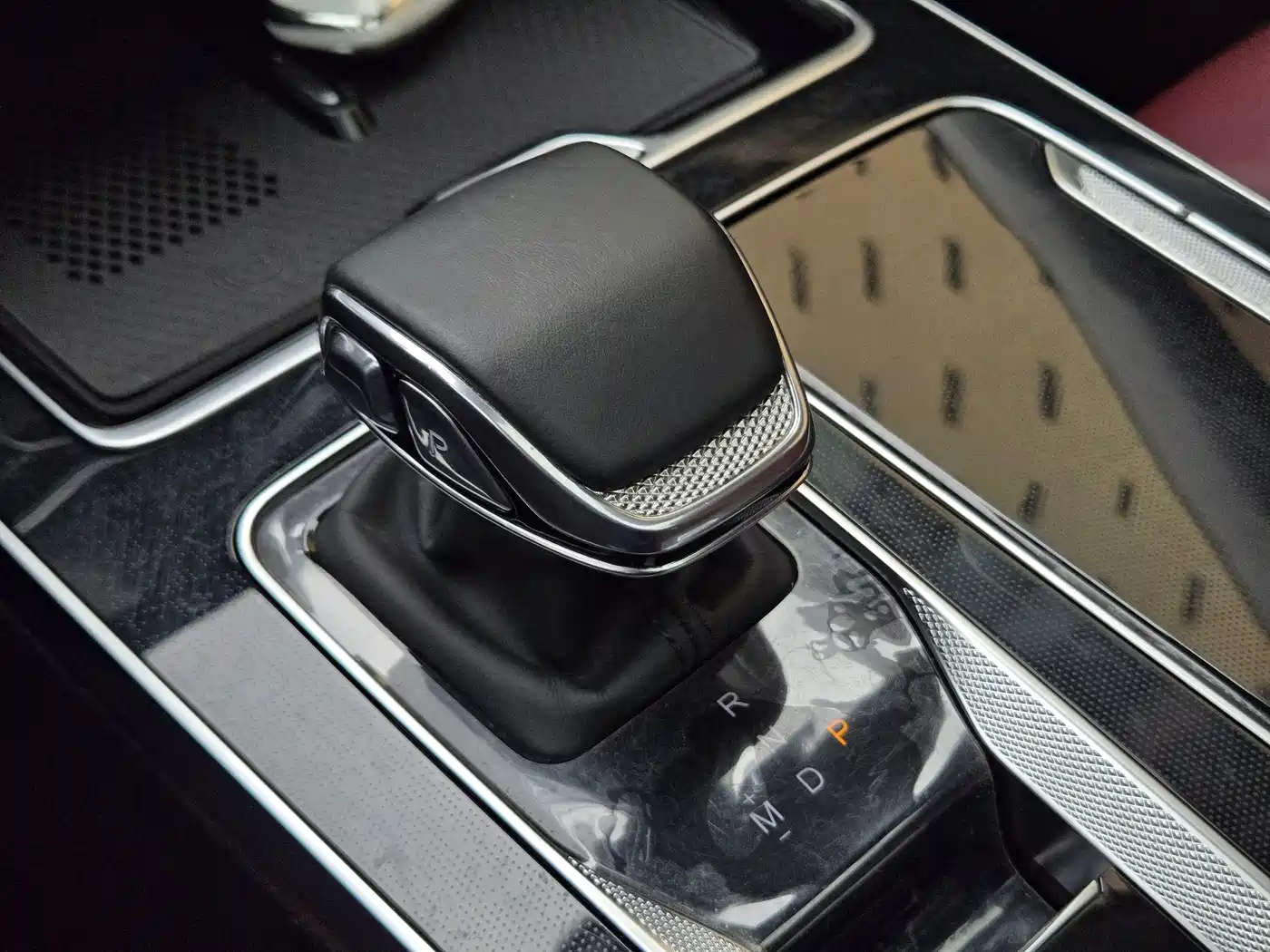 Hongqi HS5 2023 2.0T 4WD Flag Leader Pro фото 24