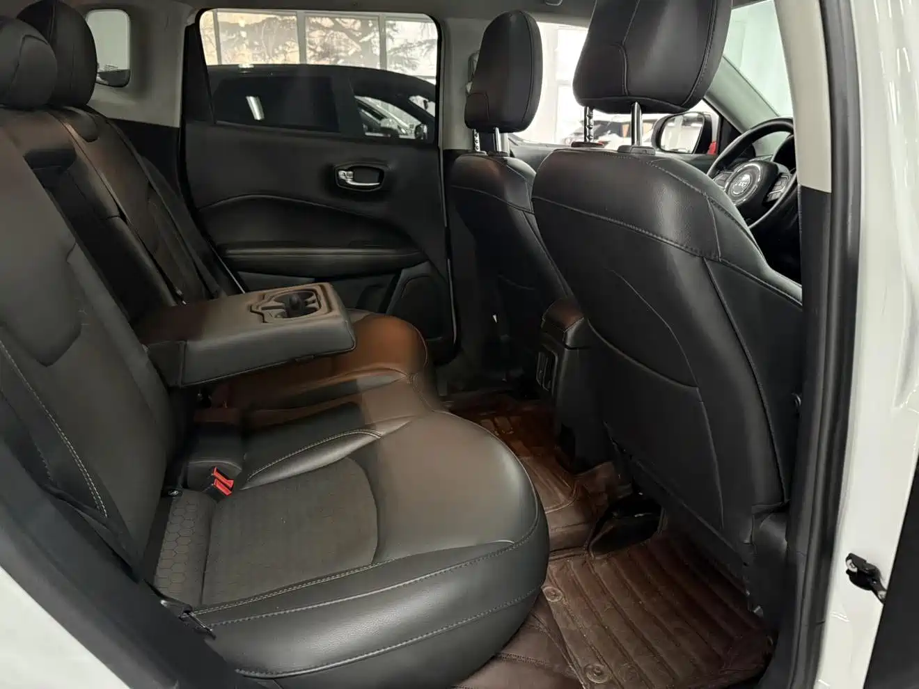 Фото 17 - Jeep Compass