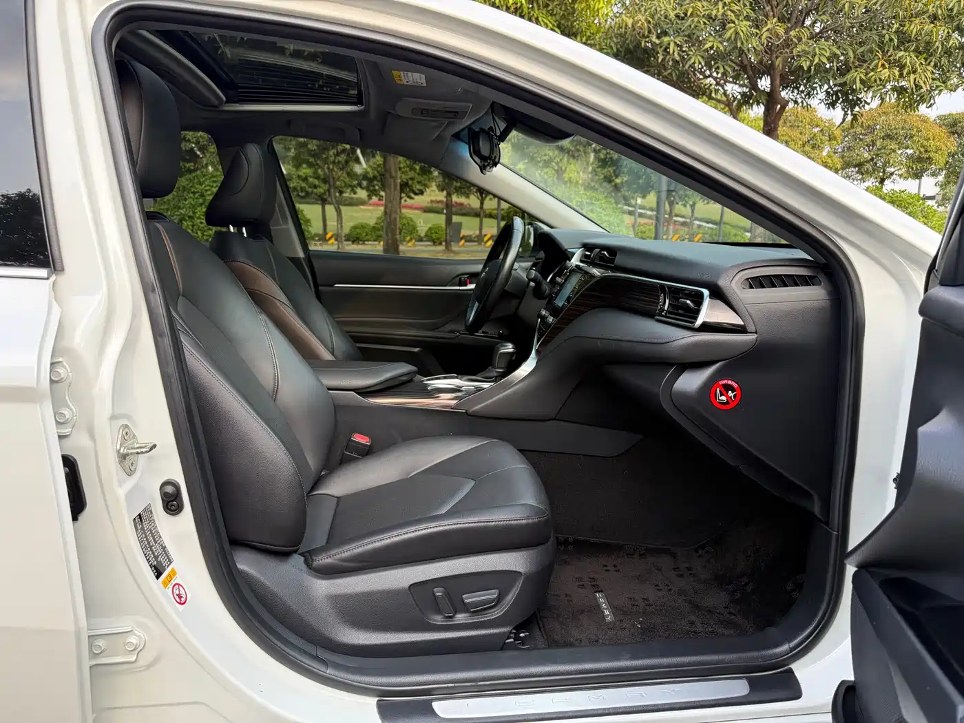 Toyota Camry 2018 2.0G Luxury Edition фото 7