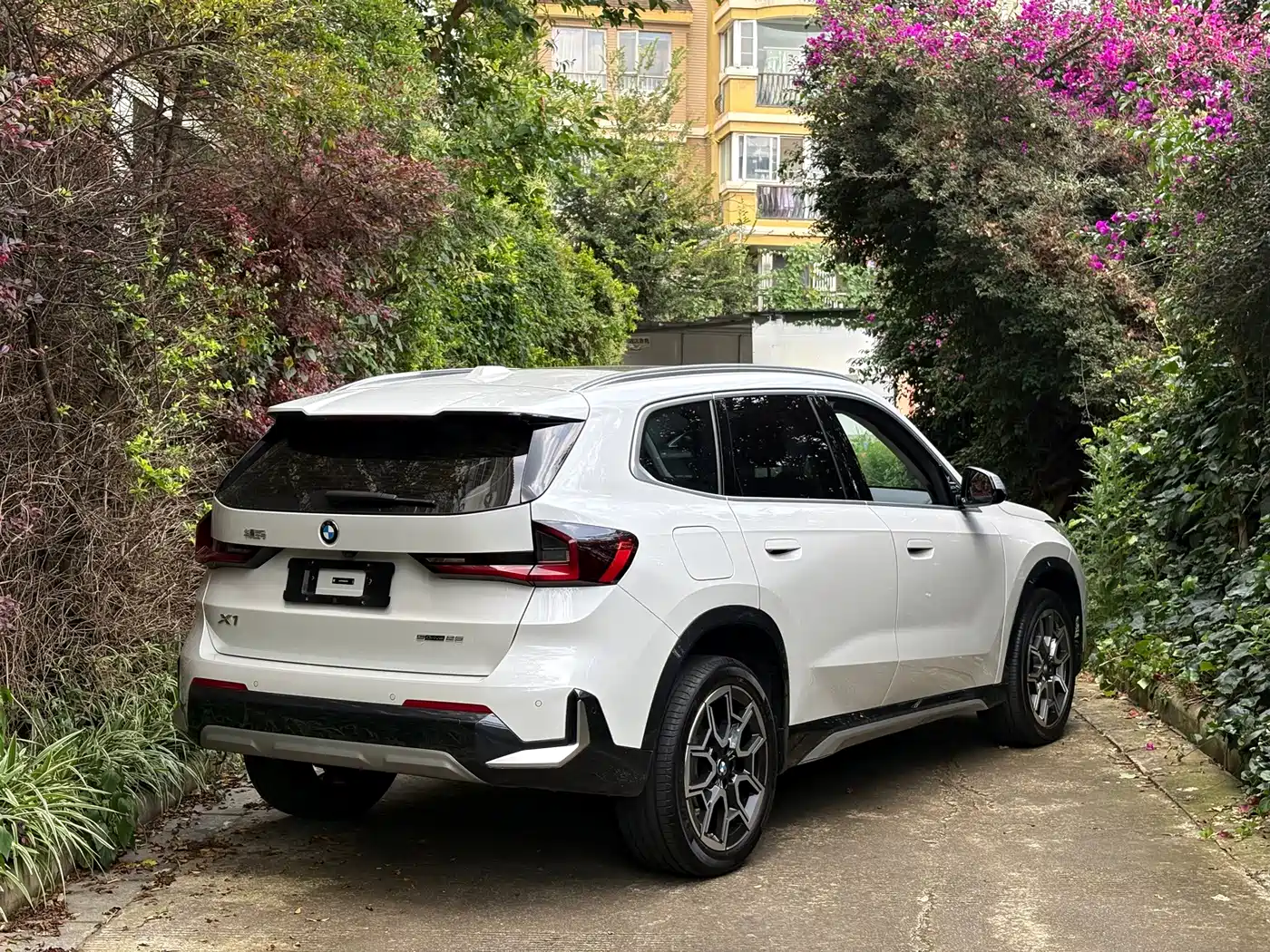 BMW X1 2024 2023 xDrive25Li X Design Package