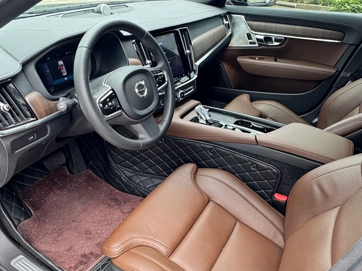 Фото 4 - Volvo S90