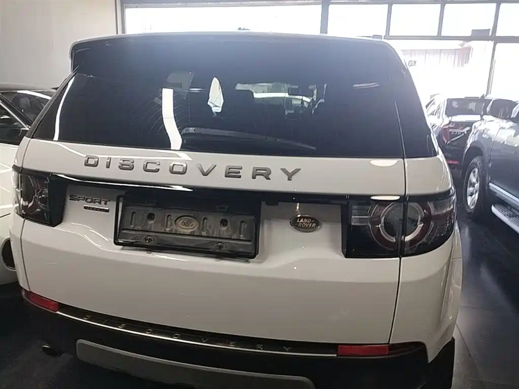 Land Rover Discovery Sport 2016 2.0T HSE фото 6