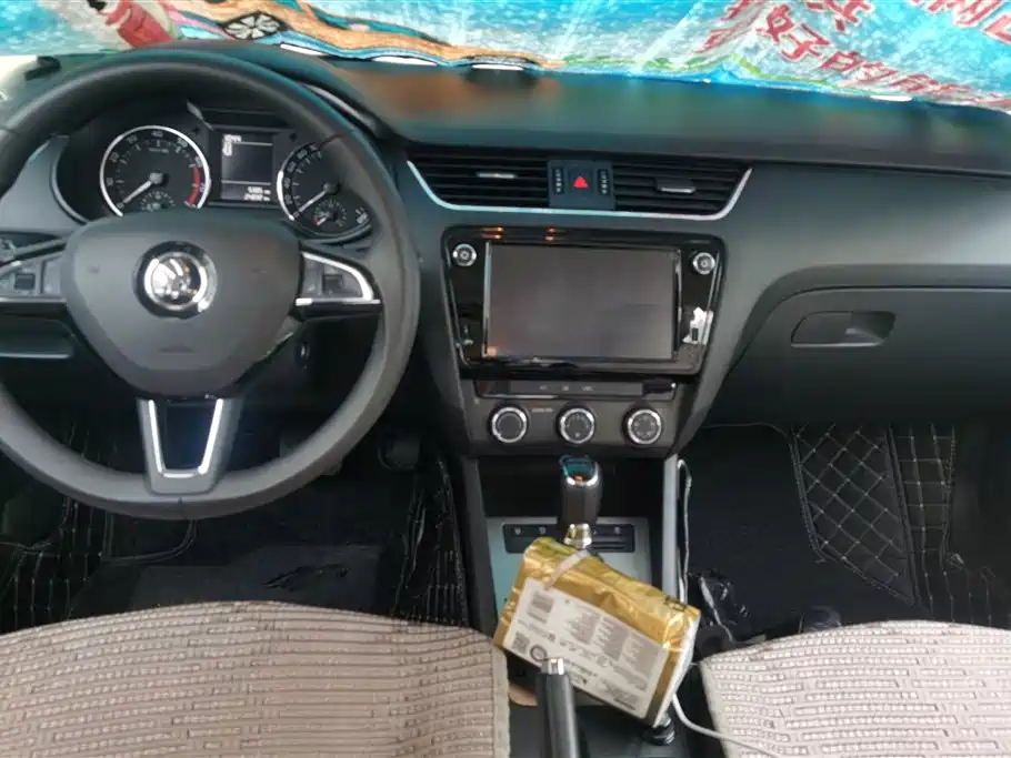Škoda Octavia 2019 1.5L Auto Comfort Edition фото 12