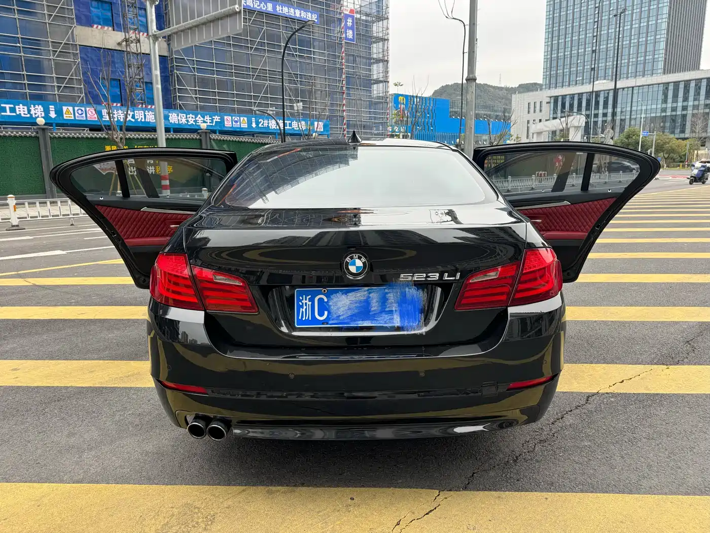 BMW 5 Series 2011 523Li Luxury фото 6