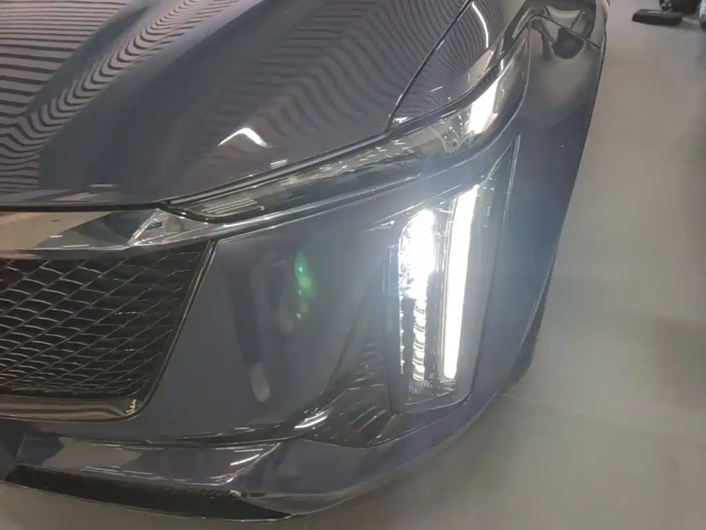 Photo 24 - Cadillac XT5