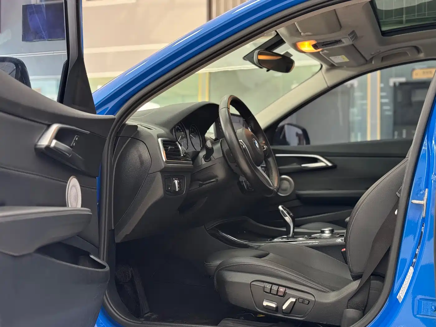BMW 1 Series 2022 120i M Sport фото 5