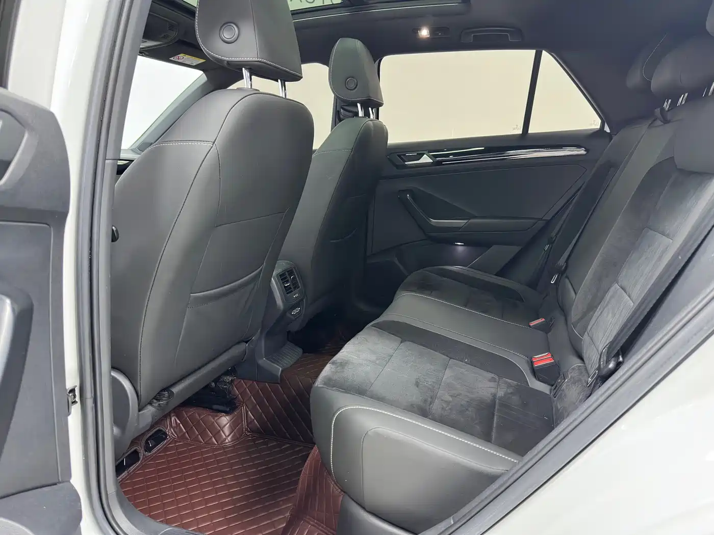Volkswagen T-ROC 2021 280TSI DSG 4WD Luxury Connected фото 13