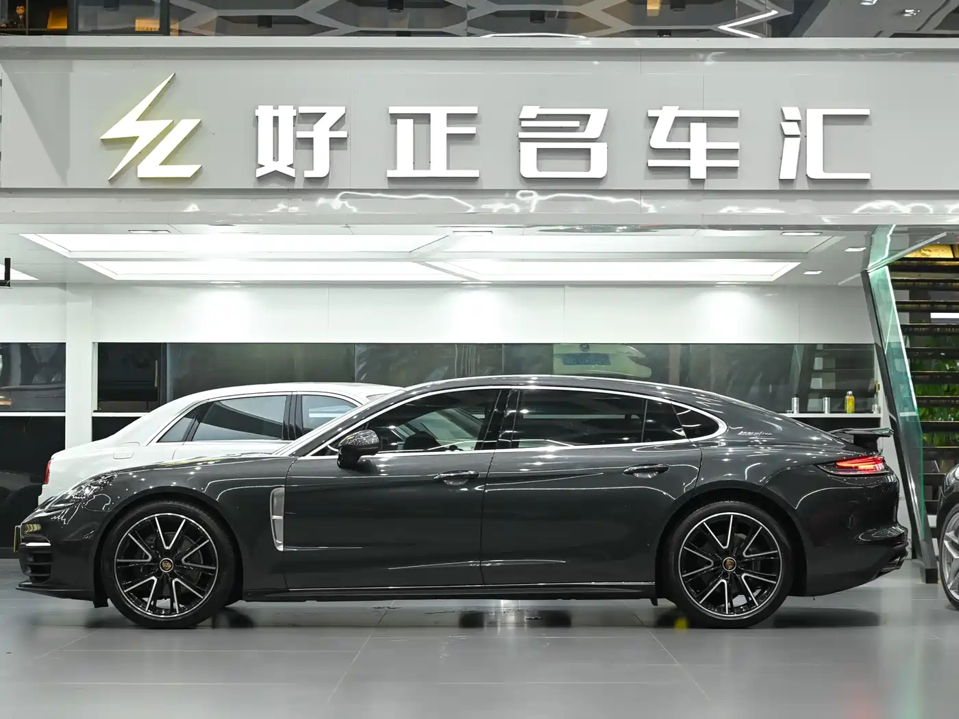Porsche Panamera 2021 Panamera Executive Long Wheelbase 2.9T фото 5