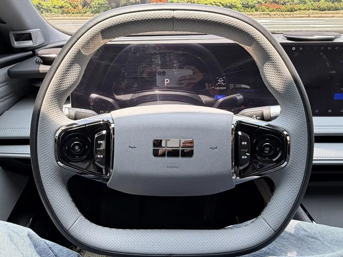 Geely Galaxy Galaxy E8 2025 575km Voyage Smart Drive Edition фото 13