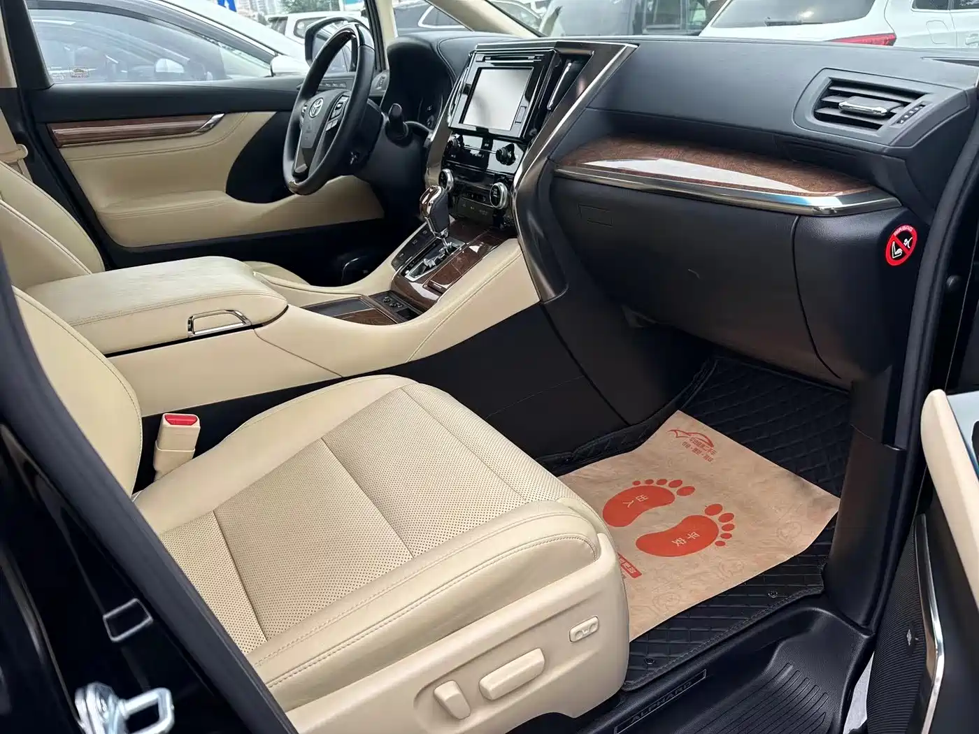 Toyota Alphard 2018 3.5L Premium фото 4