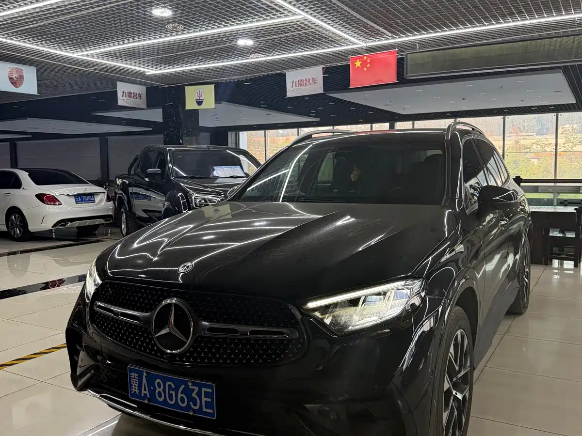 MERCEDES-BENZ GLC