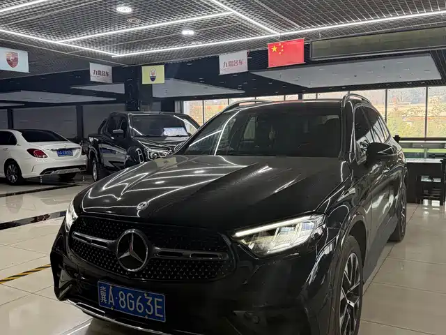 MERCEDES-BENZ GLC