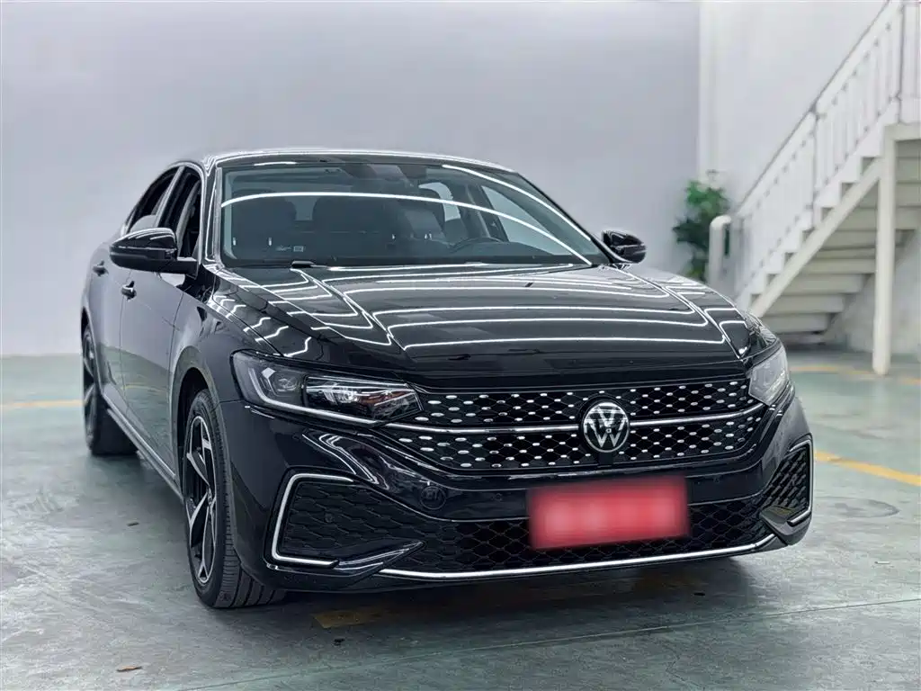 Volkswagen Passat 2023 Facelift 330TSI Starlight Elite Edition фото 9