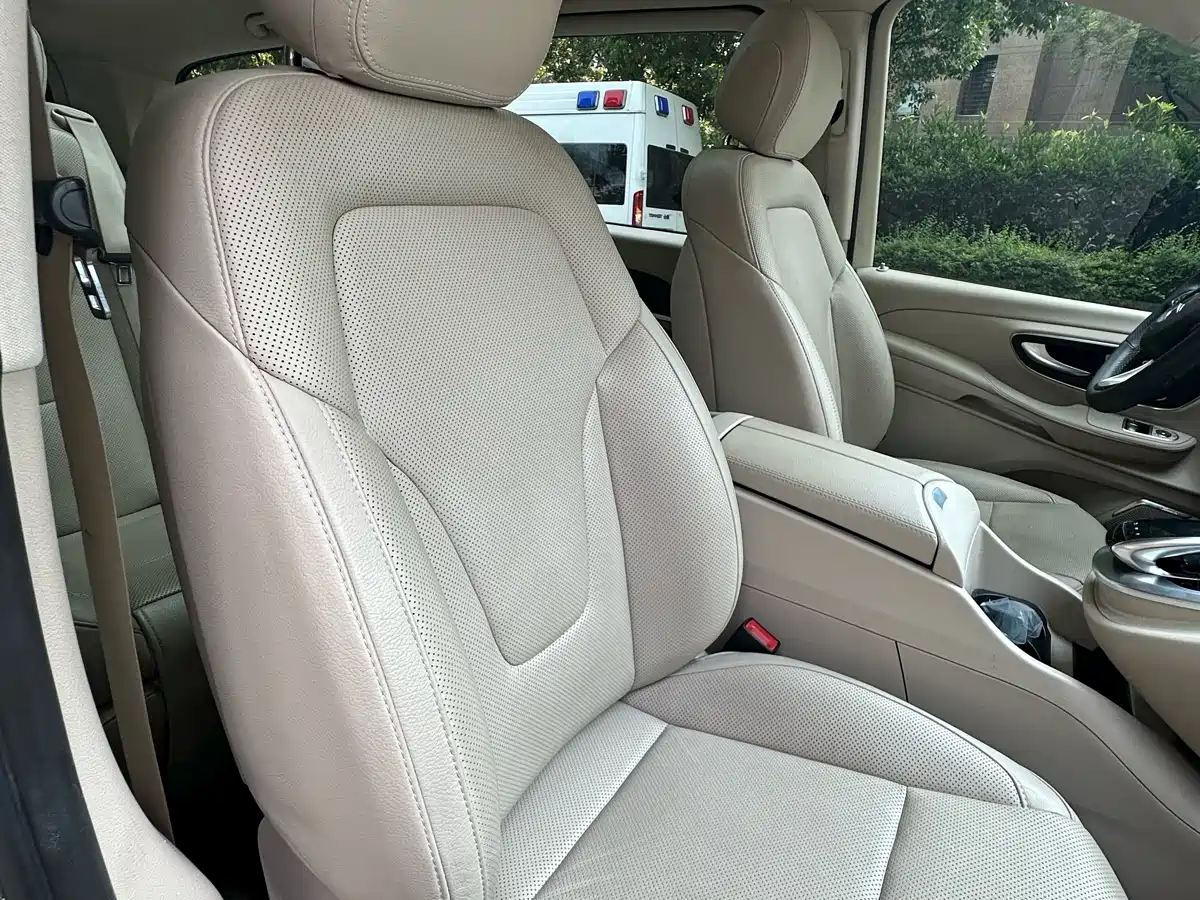 Mercedes-Benz V-Class 2018 V 260 L Premium Long Wheelbase Edition China VI фото 11