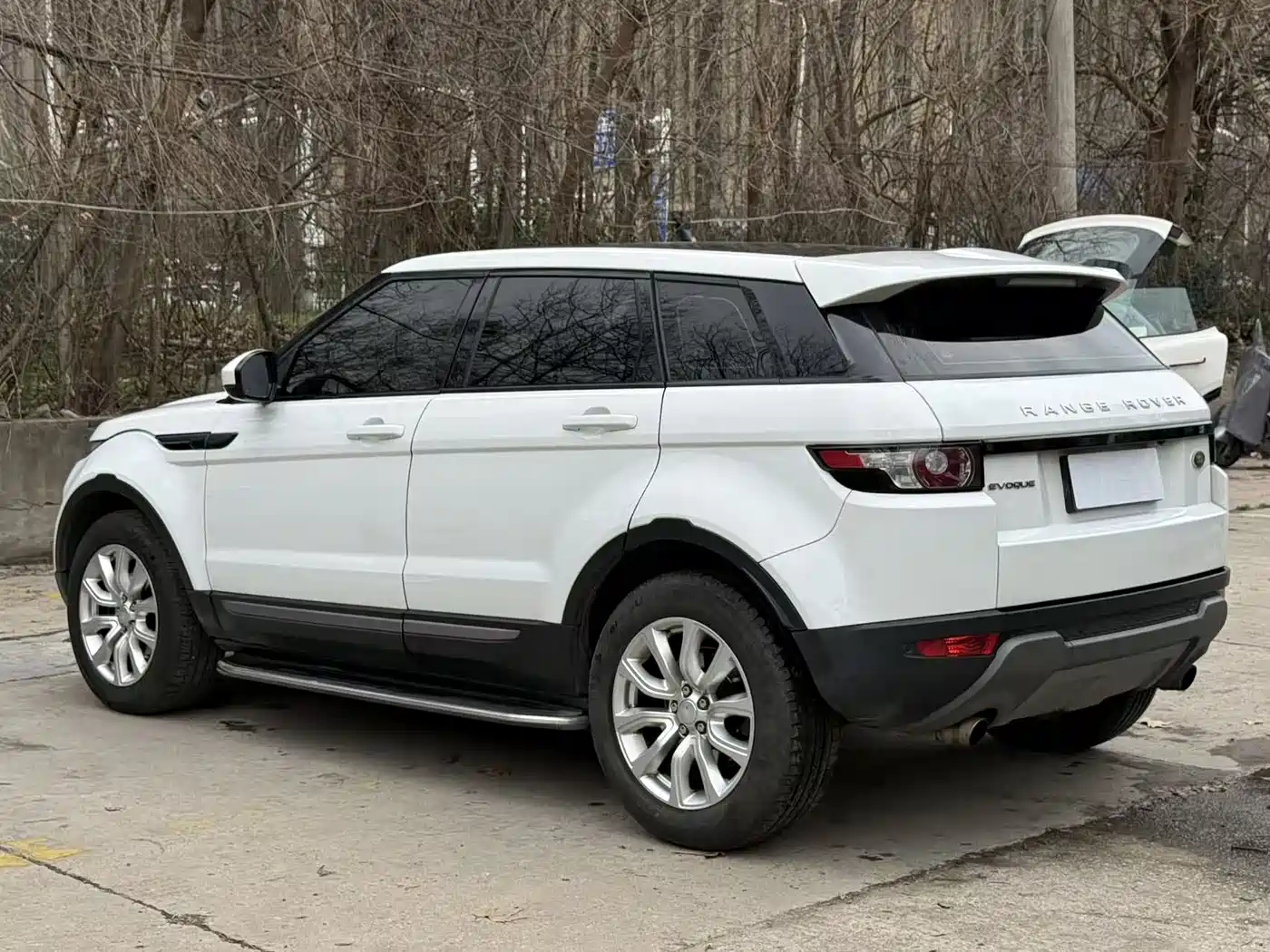 Land Rover Range Rover Evoque 2015 2.0T 5-Door Fashion Edition фото 6