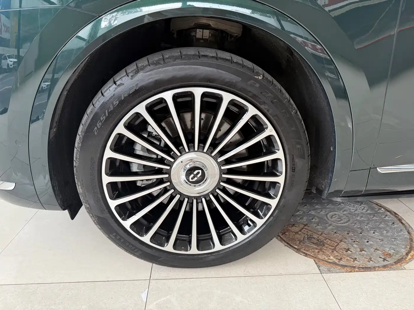 AITO Wenjie AITO M8 2025 Extended Range Ultra 53.4kWh 6-Seater фото 3