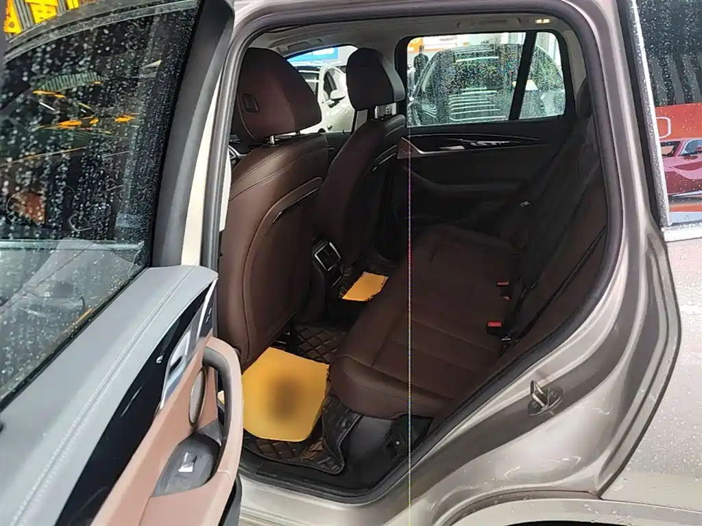 BMW iX3 2022 Leading Edition фото 13
