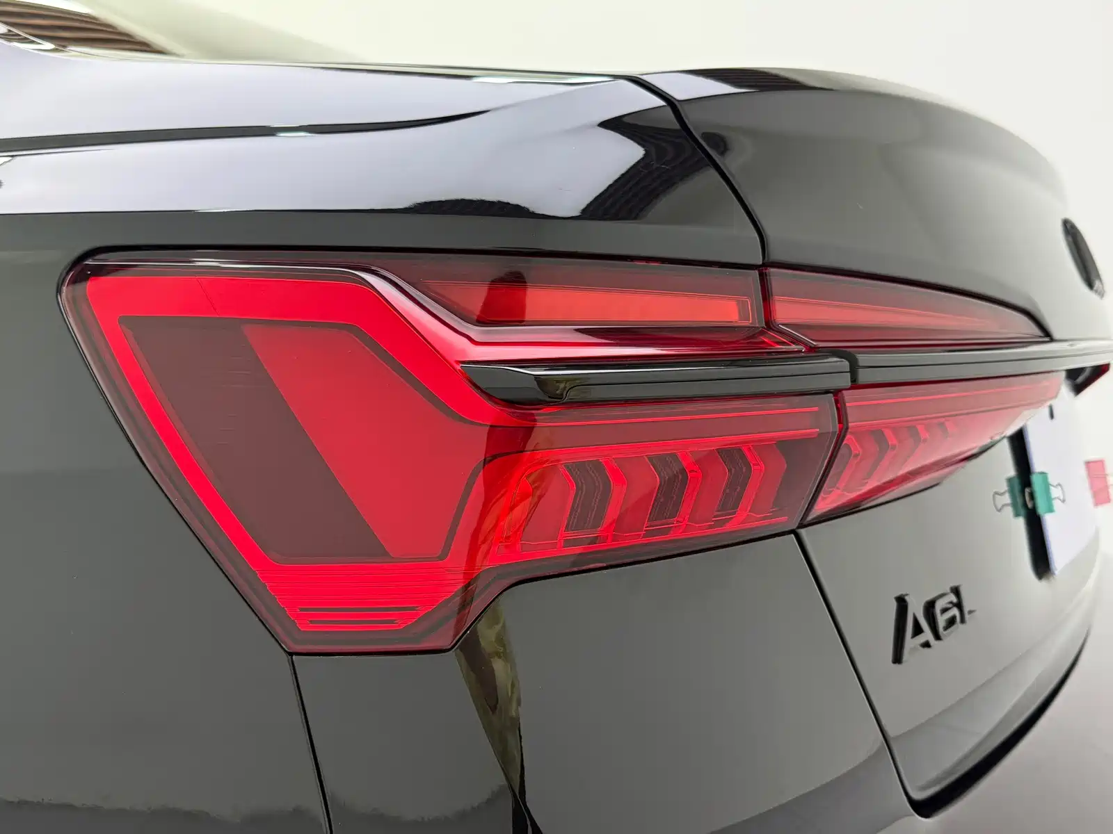Фото 9 - Audi A6L