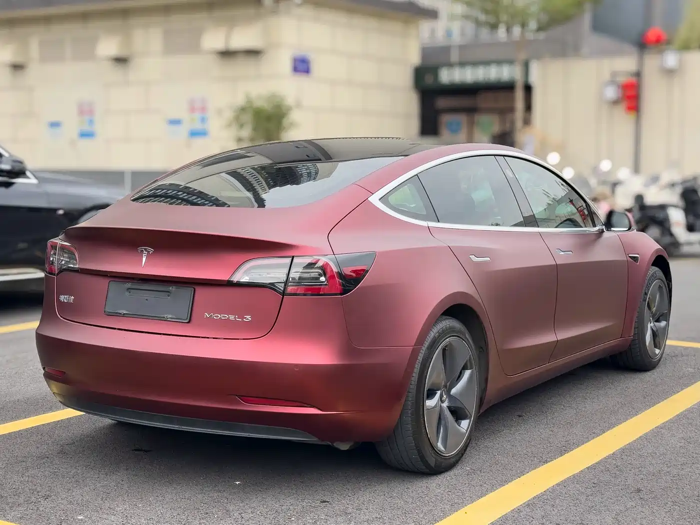 TESLA MODEL 3