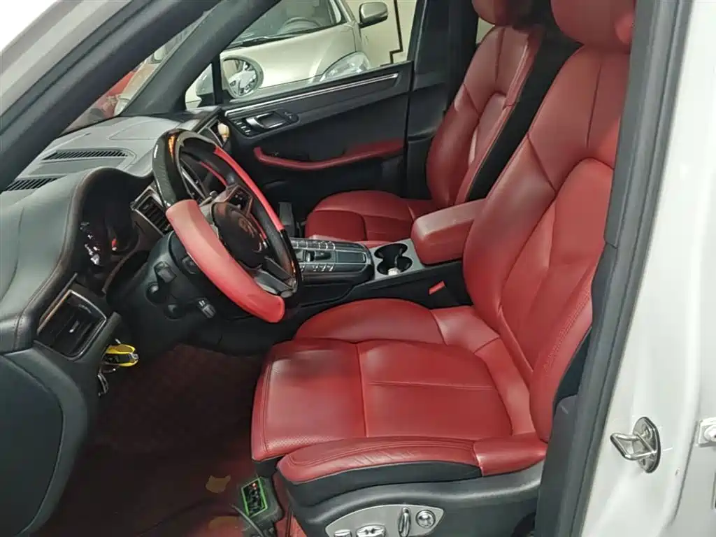 Porsche Macan 2017 Macan 2.0T фото 15