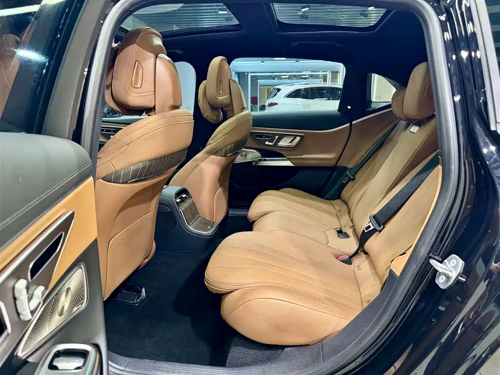 Mercedes-Benz E-Class 2024 Model E 300 L Luxury фото 21