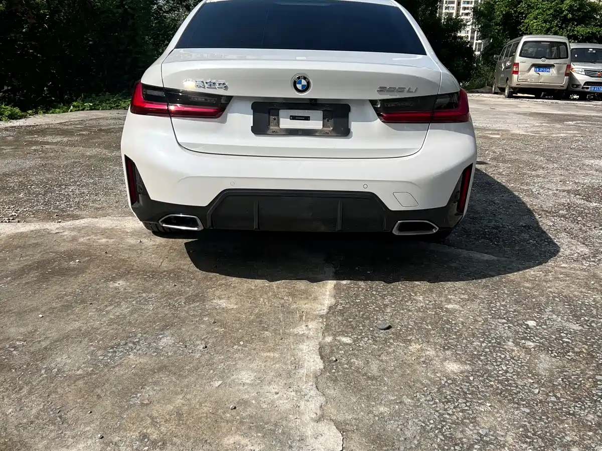 Photo 9 - BMW 3 Series