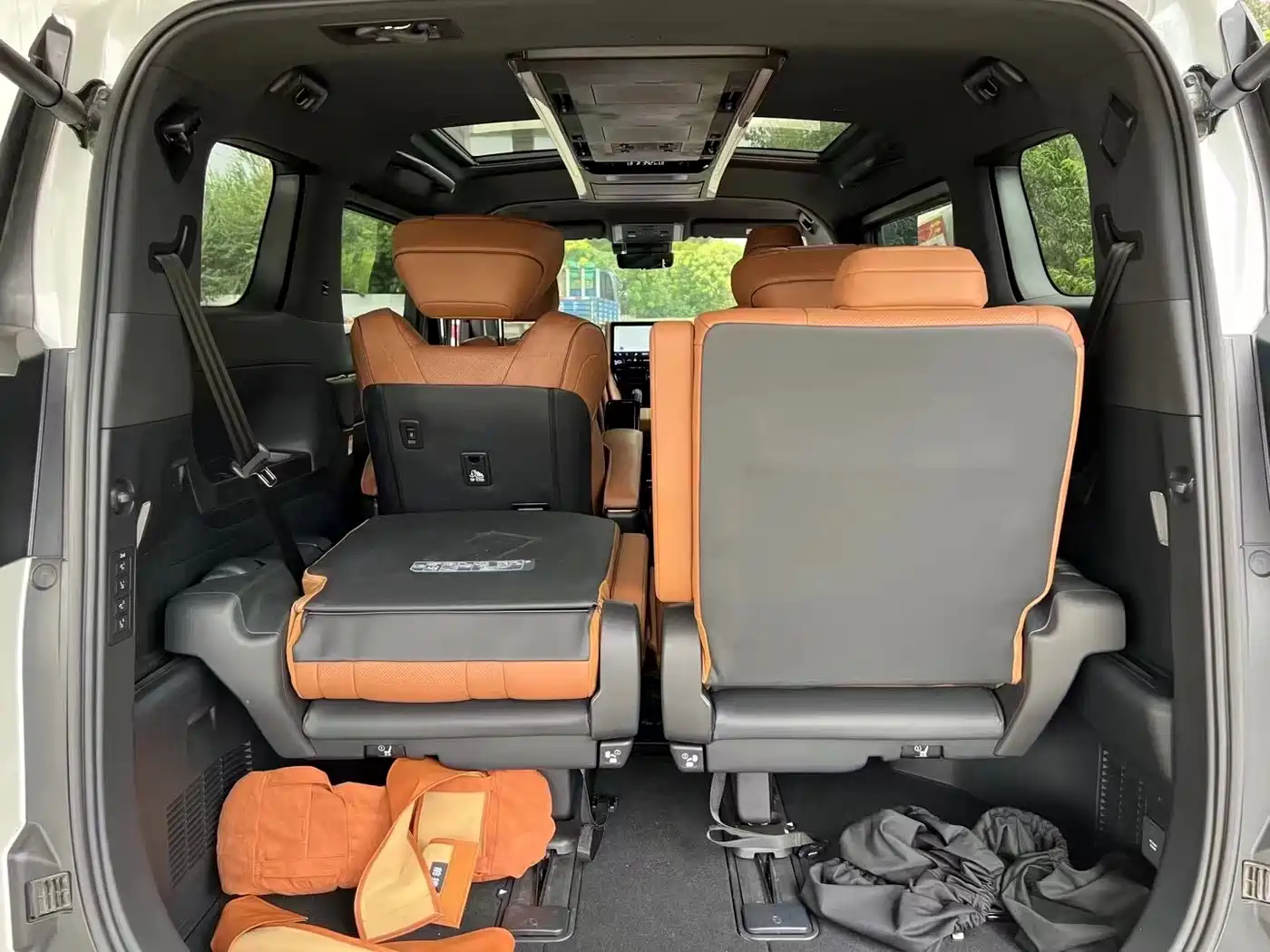 Toyota Alphard 2024 Hybrid 2.5L Ultimate Enjoyment Edition фото 7