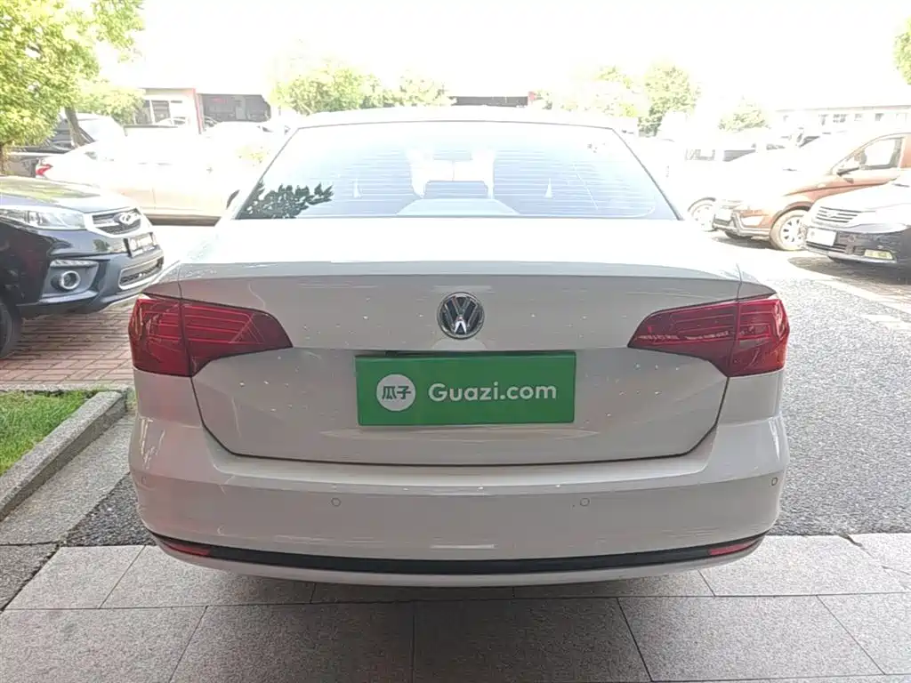 Volkswagen Bora 2018 1.5L Automatic Fashion фото 6