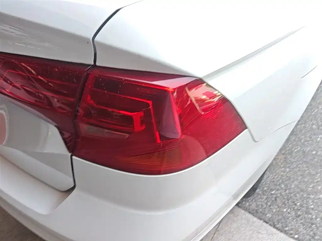 Volkswagen Bora 2018 1.5L Automatic Fashion фото 8