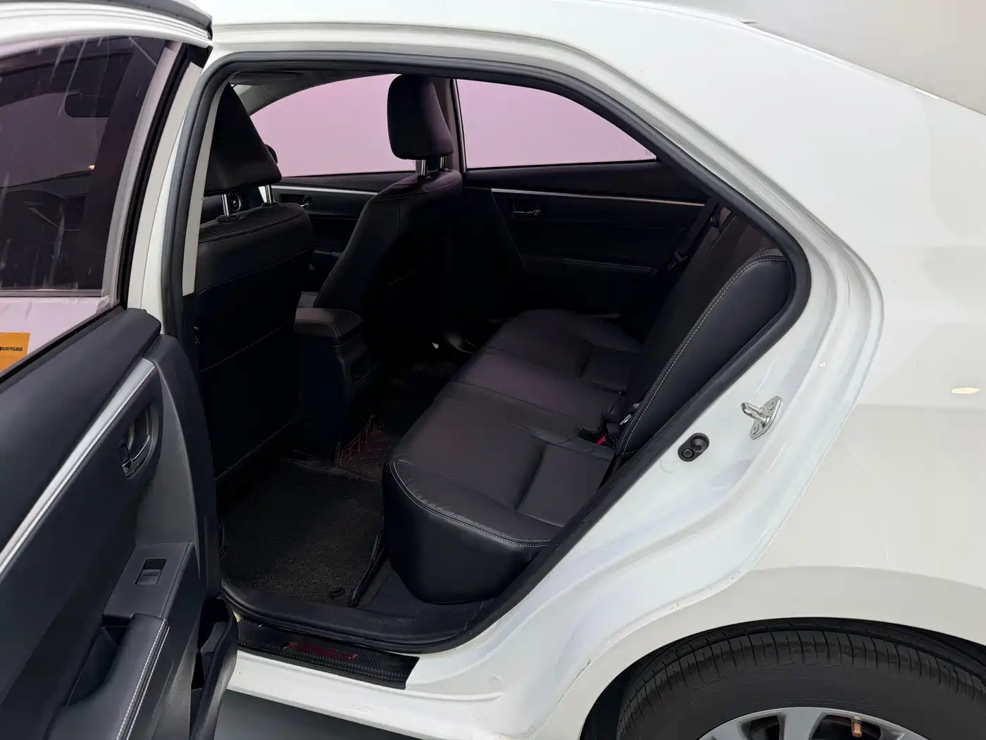 Toyota Corolla 2017 Facelift 1.2T S-CVT GL-i Leather Edition фото 9