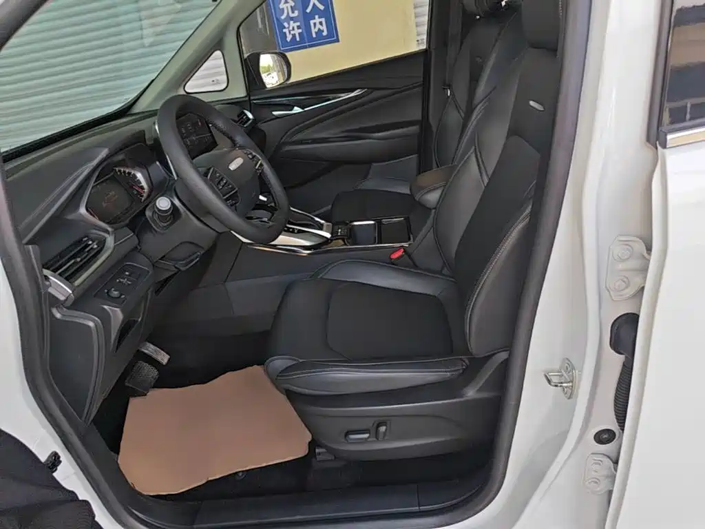 SAIC Maxus Maxus G50 2020 2019 1.5T Automatic Luxury Edition China VI