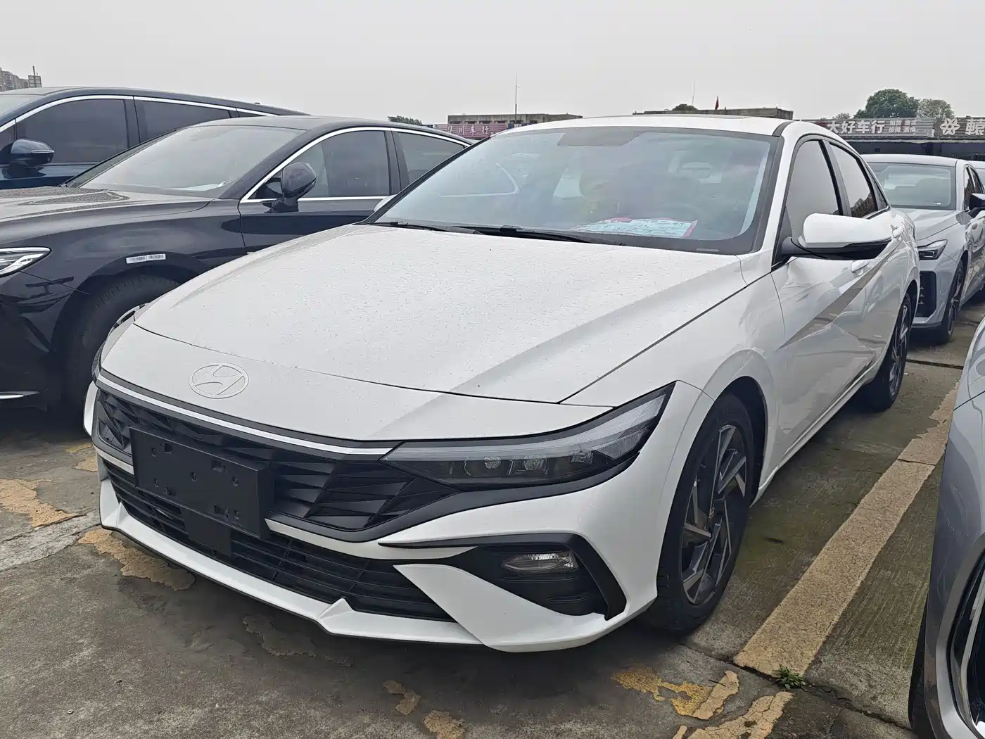 Hyundai Elantra 2023 1.5L CVT GLS Premium