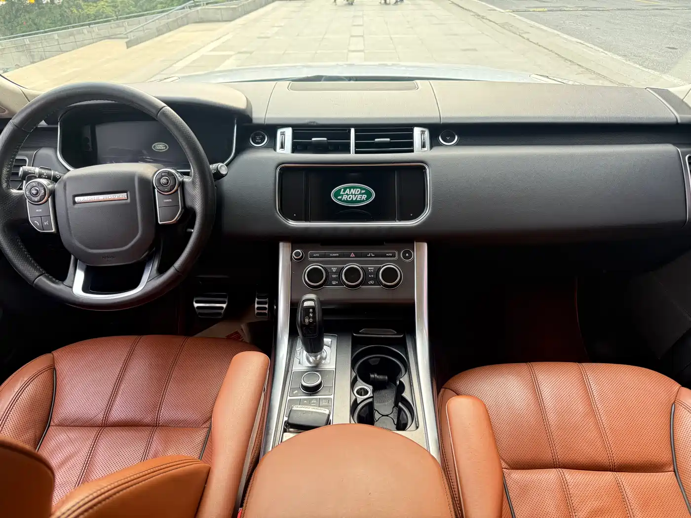 Land Rover Range Rover Sport 2016 Model 3.0 SC V6 HSE DYNAMIC фото 4